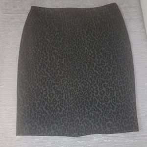 Loft Animal Print Pencil Skirt Size 4 Petite